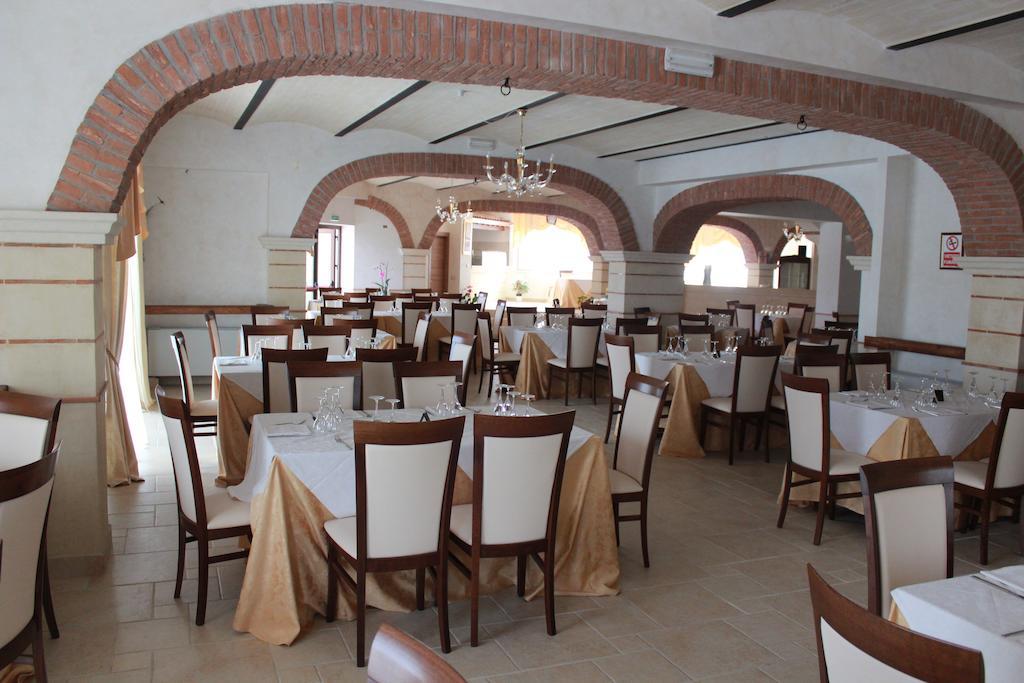 Agriturismo Al Passaggio Di Pirro Villa Miglionico Bagian luar foto